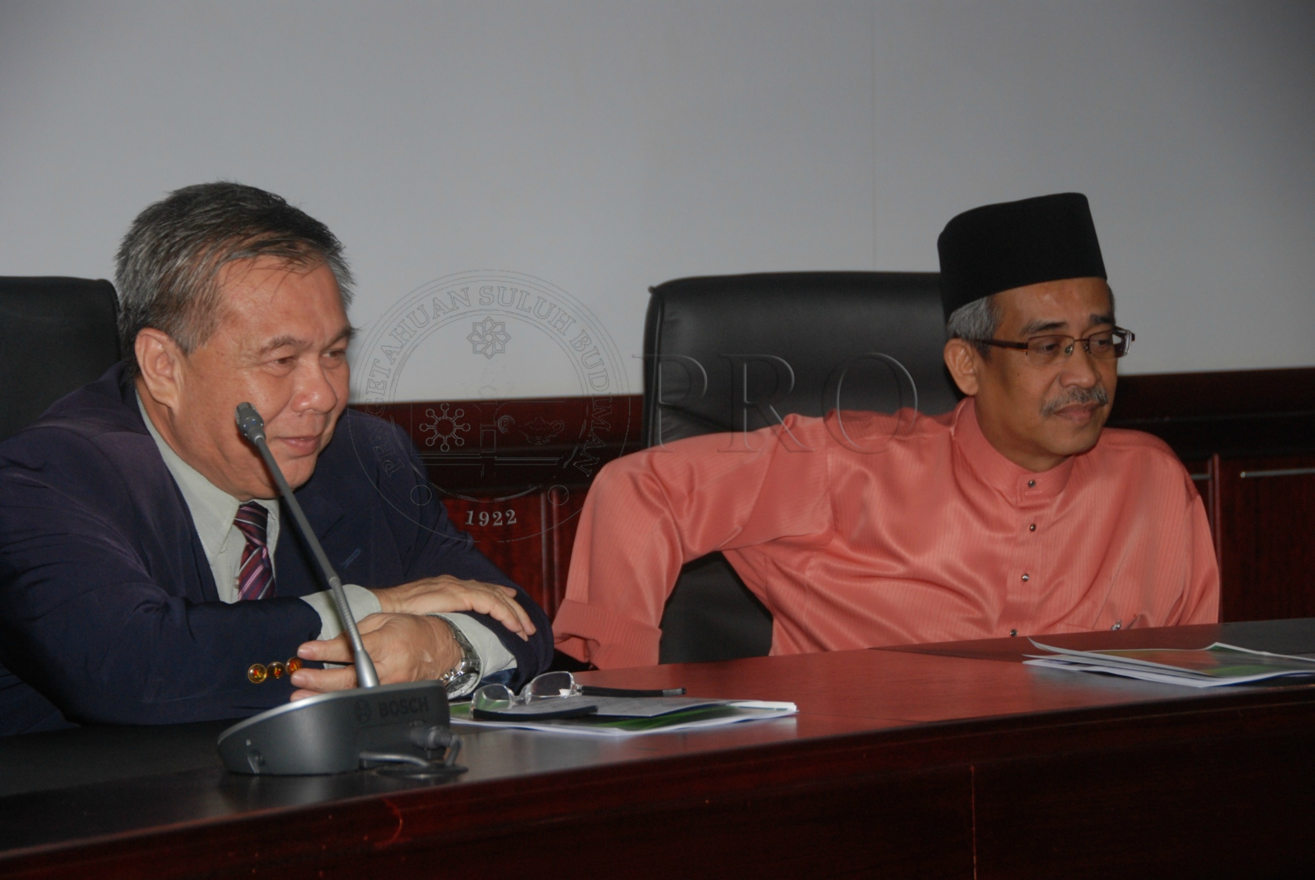 PRO 12 140 buku DSC 9663